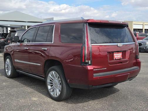 2017 Cadillac Escalade Platinum