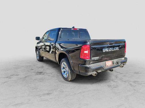 Diamond Black Crystal Pearlcoat 2026 RAM 1500 Lone Star