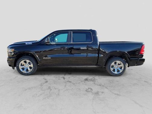 Diamond Black Crystal Pearlcoat 2026 RAM 1500 Lone Star