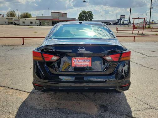 2025 Nissan Altima SV FWD