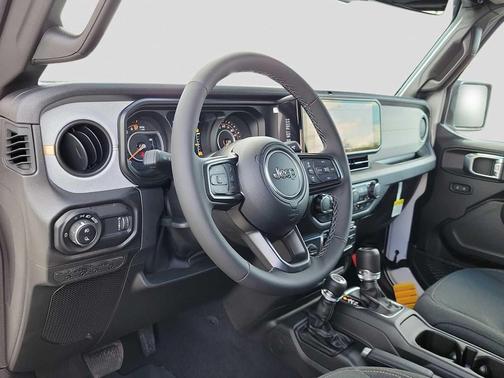 2025 Jeep Gladiator Sport S