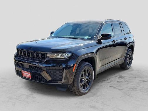 Diamond Black Crystal Pearlcoat 2026 Jeep Grand Cherokee Altitude