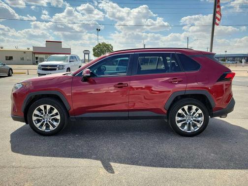 2020 Toyota RAV4 XLE Premium
