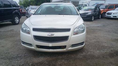 WHITE 2011 Chevrolet Malibu LT