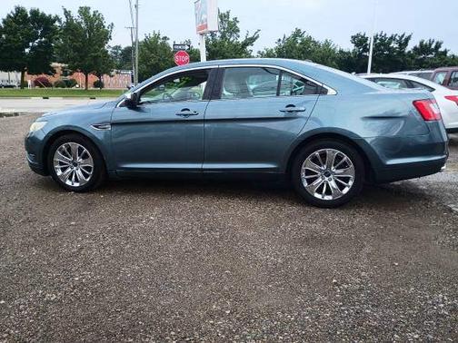2010 Ford Taurus Limited