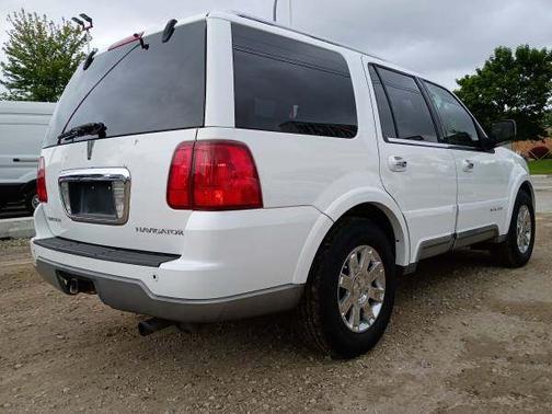 2004 Lincoln Navigator Luxury