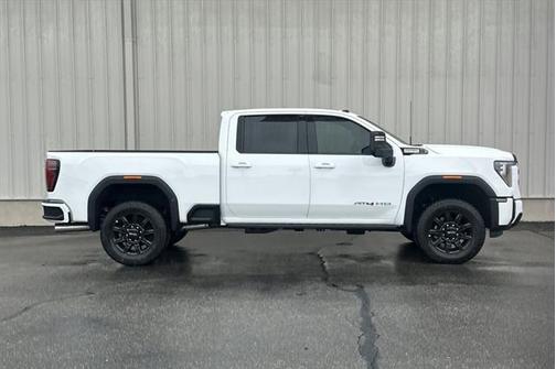 2025 GMC Sierra 2500 AT4
