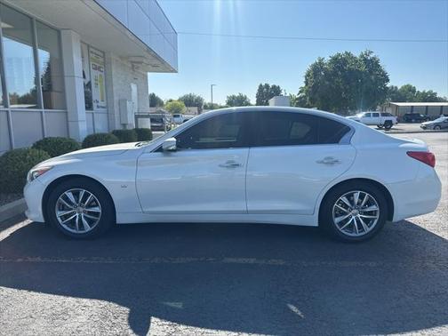 2015 INFINITI Q50 Premium