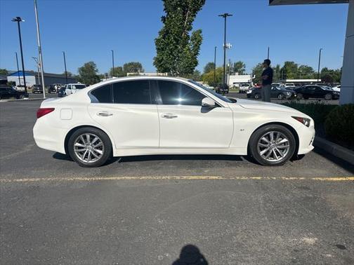 2015 INFINITI Q50 Premium