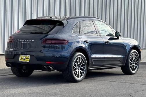 2017 Porsche Macan Base