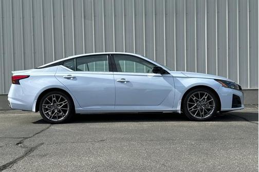 2024 Nissan Altima SR VC-Turbo FWD