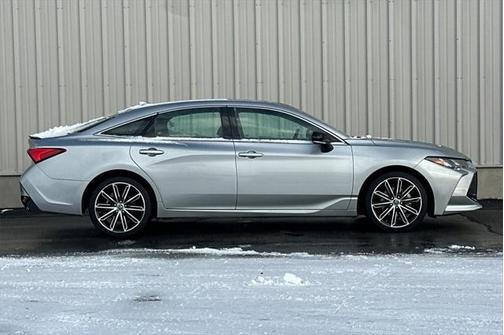 2019 Toyota Avalon Touring