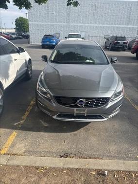 2016 Volvo V60 Cross Country T5 Platinum
