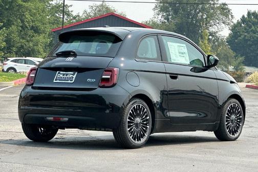 Tuxedo Black 2026 FIAT 500e Base