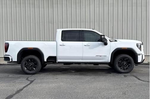 2025 GMC Sierra 2500 AT4