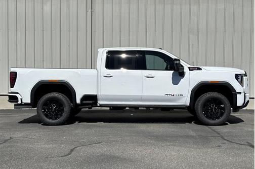 2025 GMC Sierra 2500 AT4