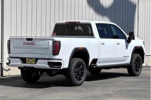 2025 GMC Sierra 2500 AT4