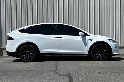 2022 Tesla Model X Plaid