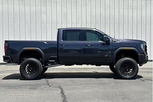 2025 GMC Sierra 2500 AT4