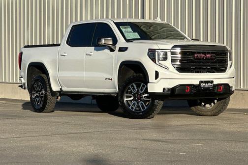 Summit White 2022 GMC Sierra 1500 AT4