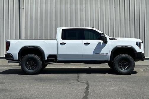 2025 GMC Sierra 2500 AT4