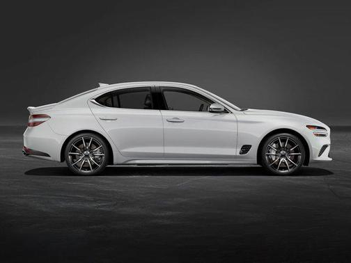 2025 Genesis G70 2.5T RWD