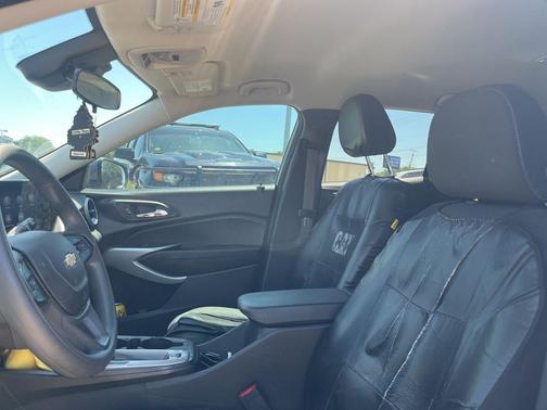 Sterling Gray Metallic 2025 Chevrolet Trax LS