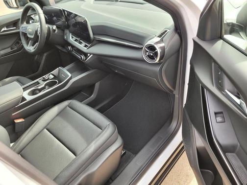 Summit White 2026 Chevrolet Equinox 1LT