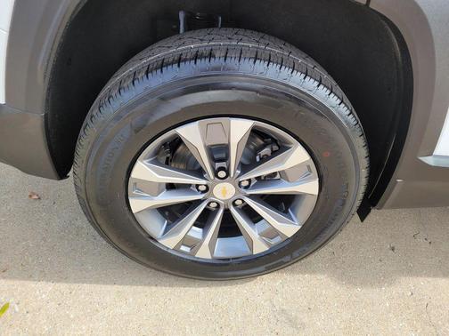 Summit White 2026 Chevrolet Equinox 1LT