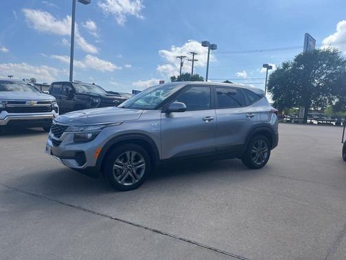 Steel Gray 2021 Kia Seltos LX