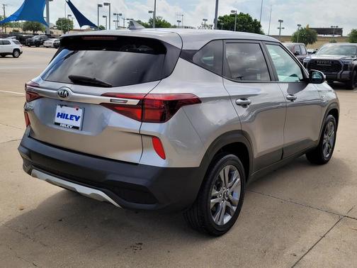 Steel Gray 2021 Kia Seltos LX