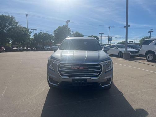 Sterling Metallic 2024 GMC Terrain SLT