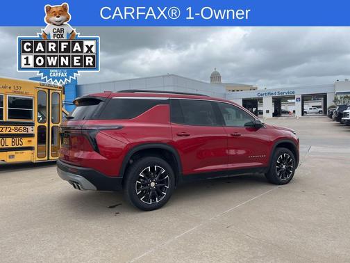 Radiant Red Tintcoat 2025 Chevrolet Traverse LT