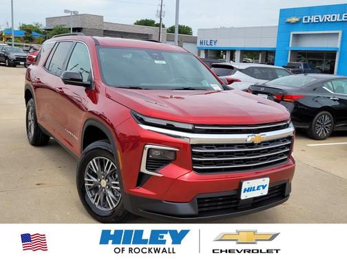 Radiant Red Tintcoat 2026 Chevrolet Traverse LT