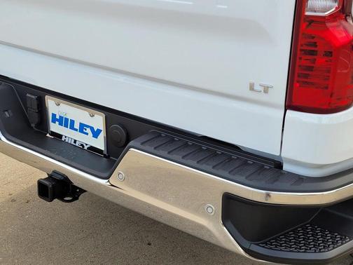 Summit White 2026 Chevrolet Silverado 1500 LT