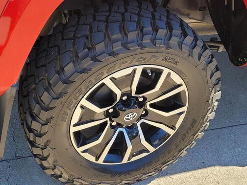 2020 Toyota Tacoma TRD Sport