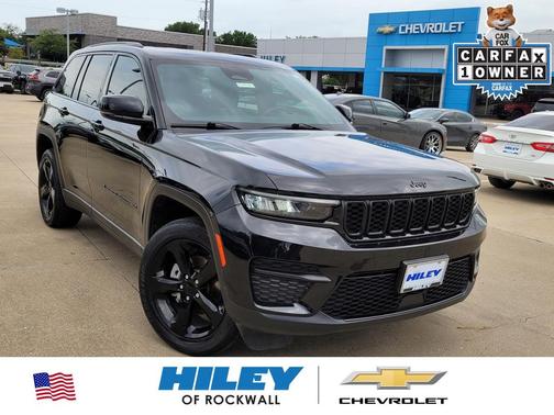 Diamond Black Crystal Pearlcoat 2024 Jeep Grand Cherokee Altitude
