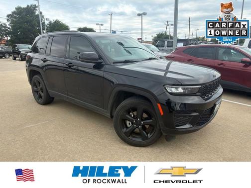 Diamond Black Crystal Pearlcoat 2024 Jeep Grand Cherokee Altitude