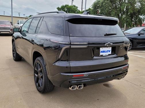 Mosaic Black Metallic 2026 Chevrolet Traverse RS