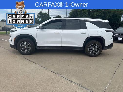Summit White 2024 Chevrolet Traverse LT