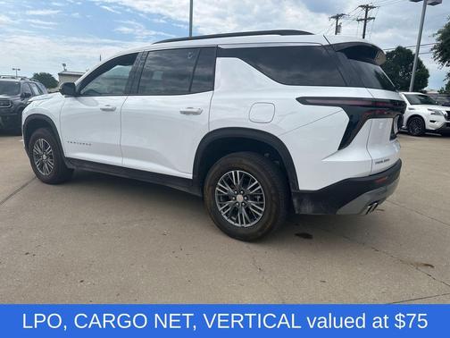 Summit White 2024 Chevrolet Traverse LT