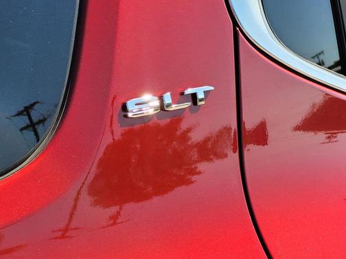 2023 GMC Acadia FWD SLT