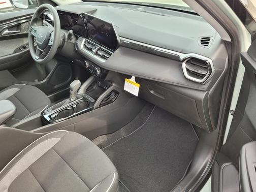 Cacti Green 2026 Chevrolet Trailblazer LT