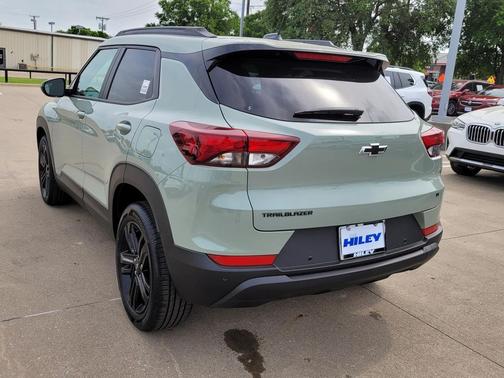 Cacti Green 2026 Chevrolet Trailblazer LT