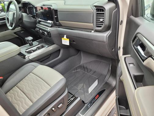 White Sands 2026 Chevrolet Silverado 1500 ZR2