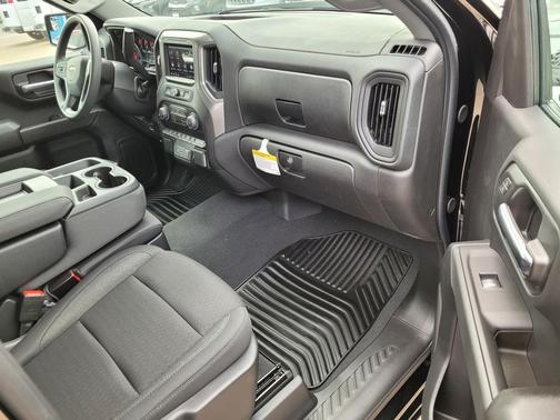Black 2026 Chevrolet Silverado 1500 Custom