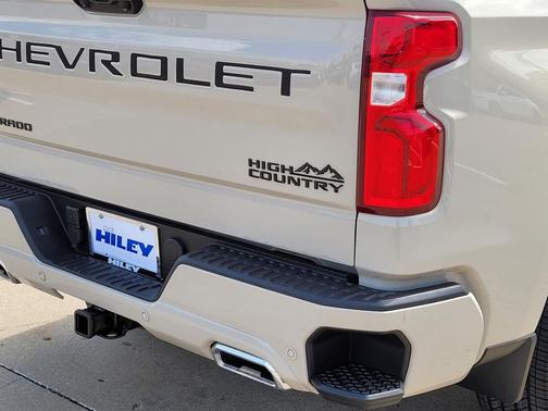 White Sands 2026 Chevrolet Silverado 1500 High Country