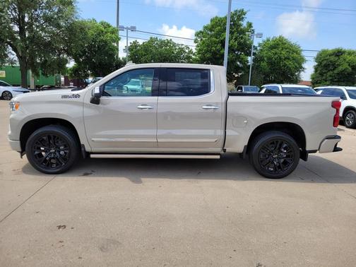 White Sands 2026 Chevrolet Silverado 1500 High Country