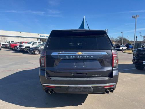 2023 Chevrolet Suburban Premier