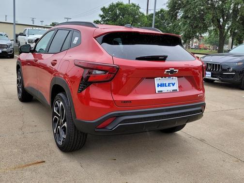 Apex Red 2026 Chevrolet Trax FWD 2RS